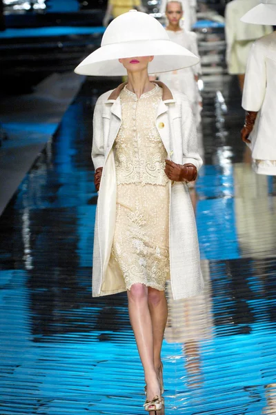 Look 9